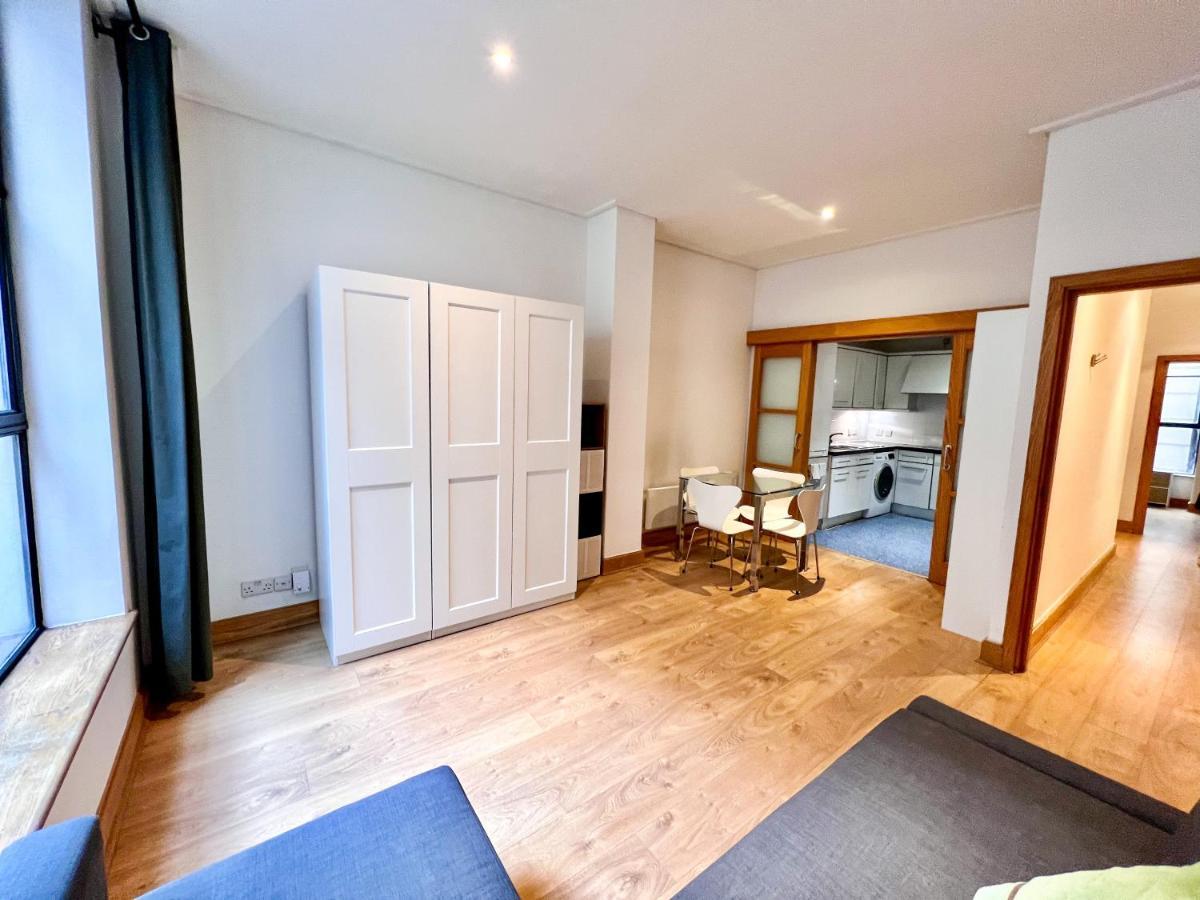 Superior Entire Apartment Between St Pauls Cathedral And Covent Garden Londra Esterno foto